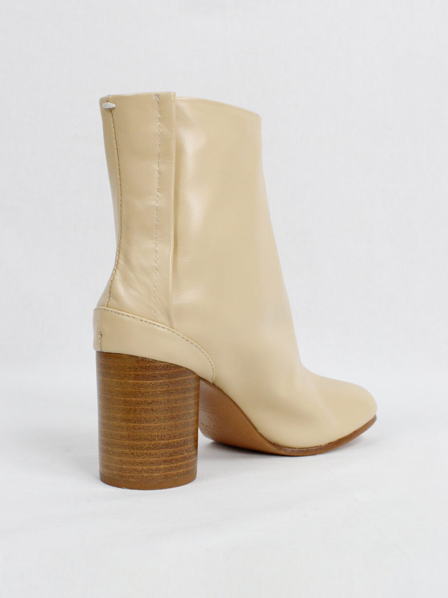 Maison Margiela beige tabi boots with wooden heel (4)