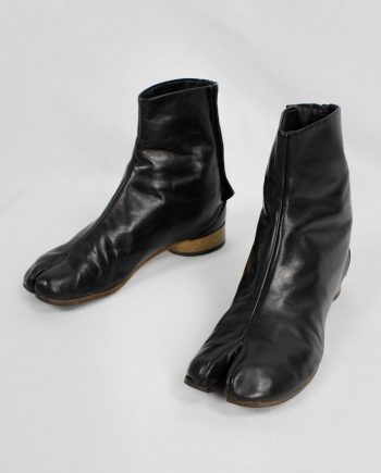 Maison Martin Margiela black leather tabi boots in with low heel (37) — fall 1998