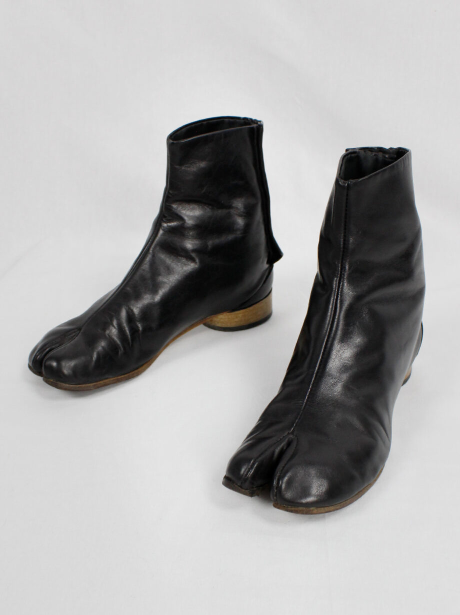 Maison Martin Margiela black leather tabi boots in with low heel fall 1998 (19)