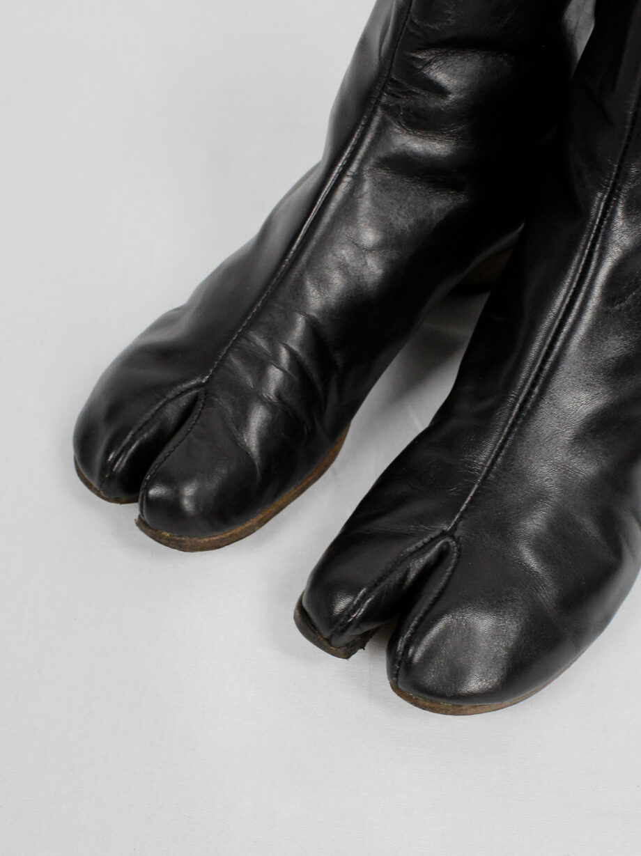 Maison Martin Margiela black leather tabi boots in with low heel fall 1998 (22)