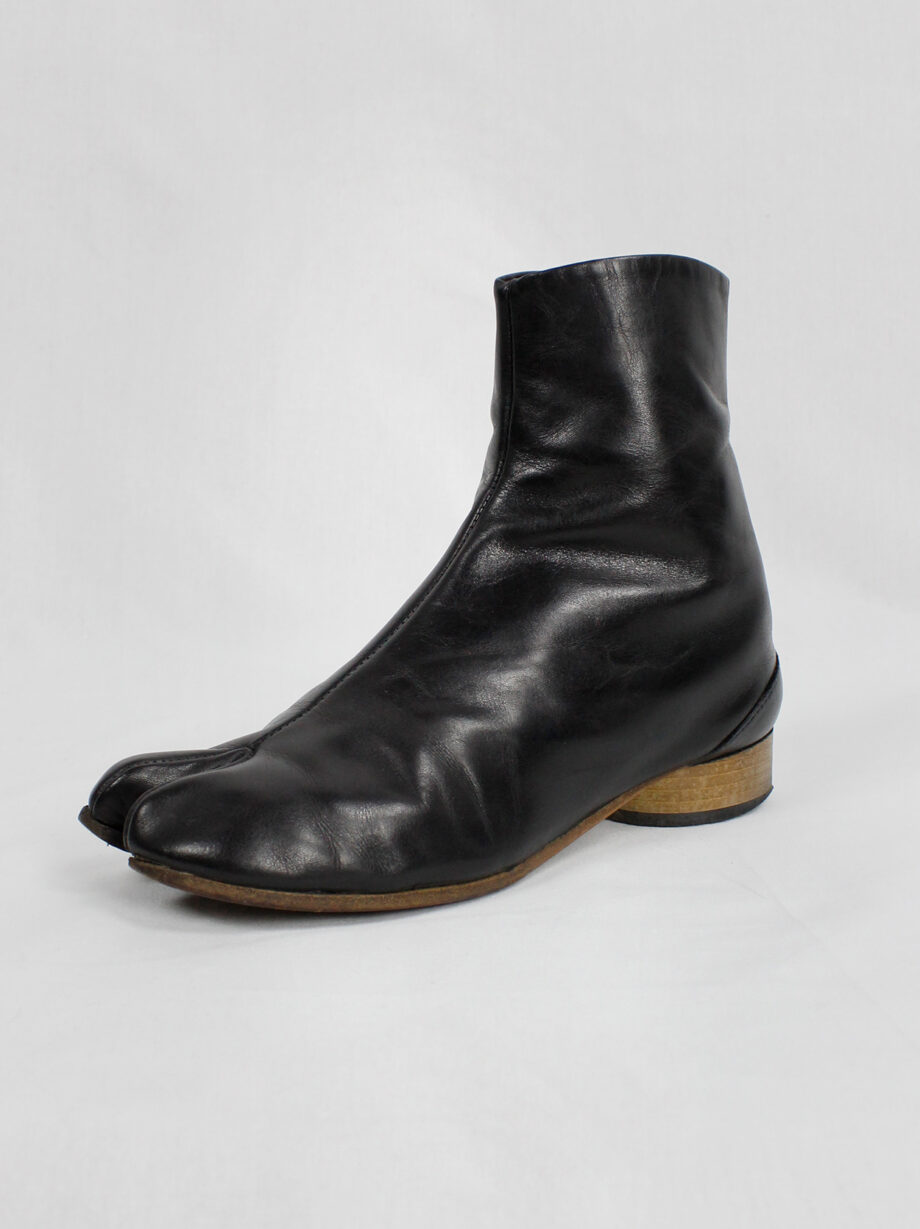 Maison Martin Margiela black leather tabi boots in with low heel fall 1998 (8)