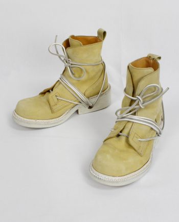 Dirk Bikkembergs beige suede boots with white laces through the soles (36) — circa 1990