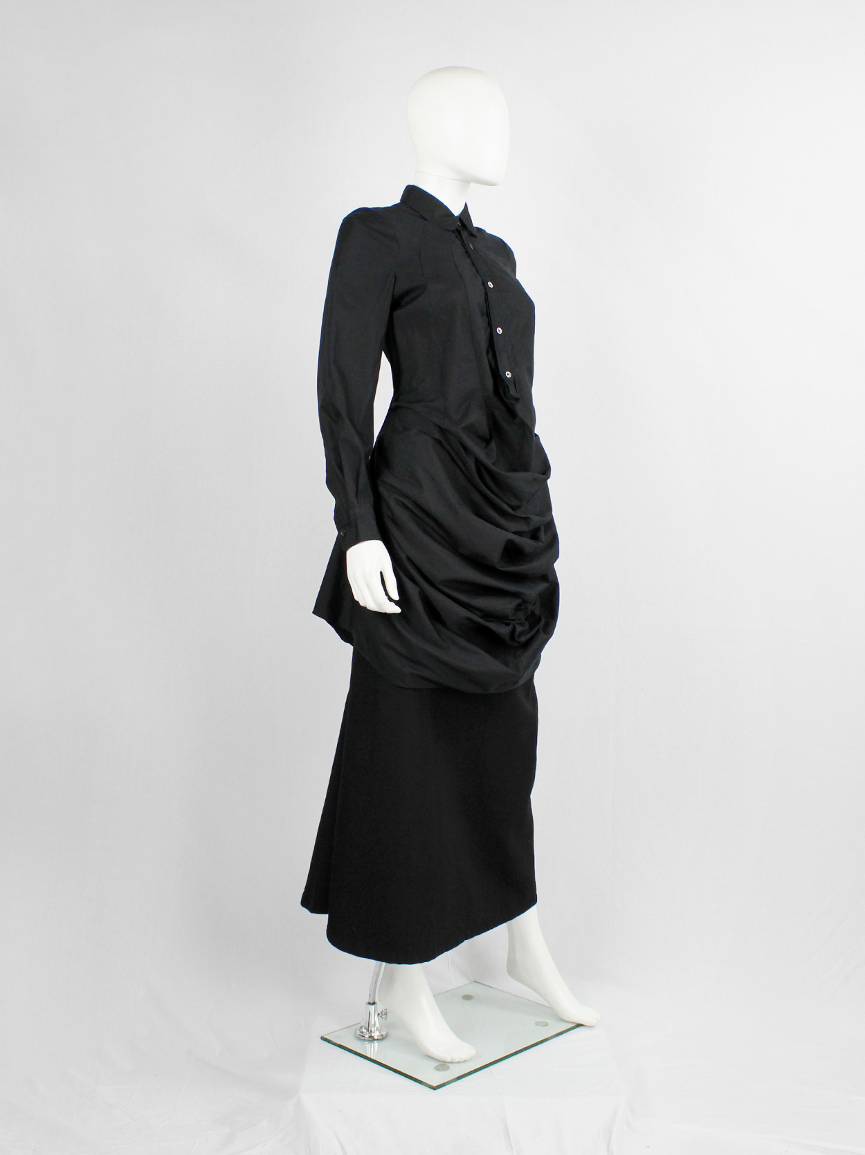 Junya Watanabe II A S with shirt — T 2010 spring black A \'kangaroo\' V long N - front draped