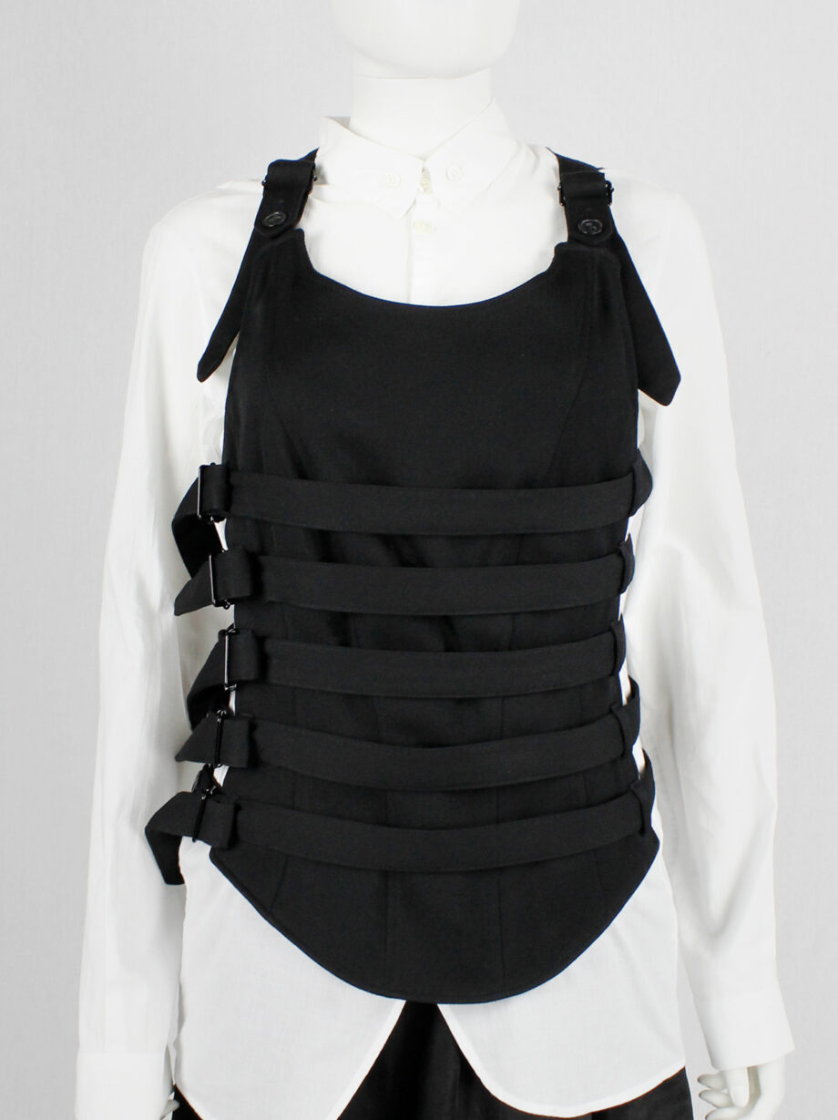 vintage af Vandevorst black tactical vest with open sides and five belt straps around the body fall 2007 (1)