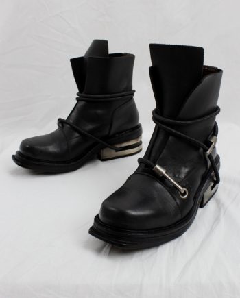 vintage Dirk Bikkembergs black mountaineering boots with metal heel and black elastic fall 1996