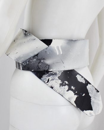 vintage AF Vandevorst black wide leather belt spraypainted white fall 2015 performance